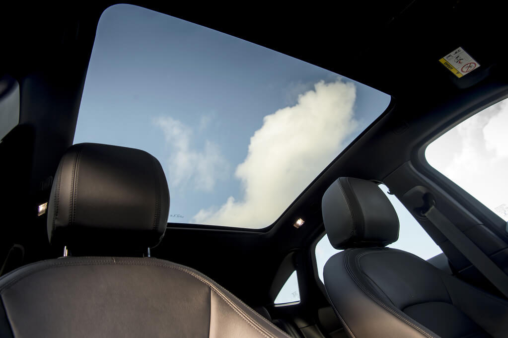 E-Pace glass panoramic roof