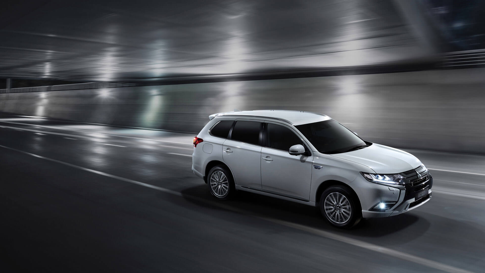 Outlander PHEV in white