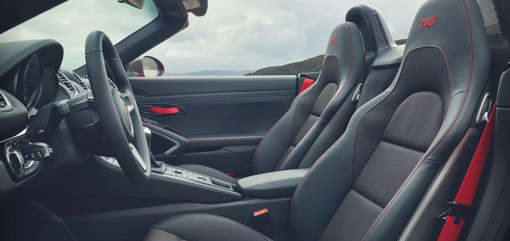 Porsche 718 Cayman T interior