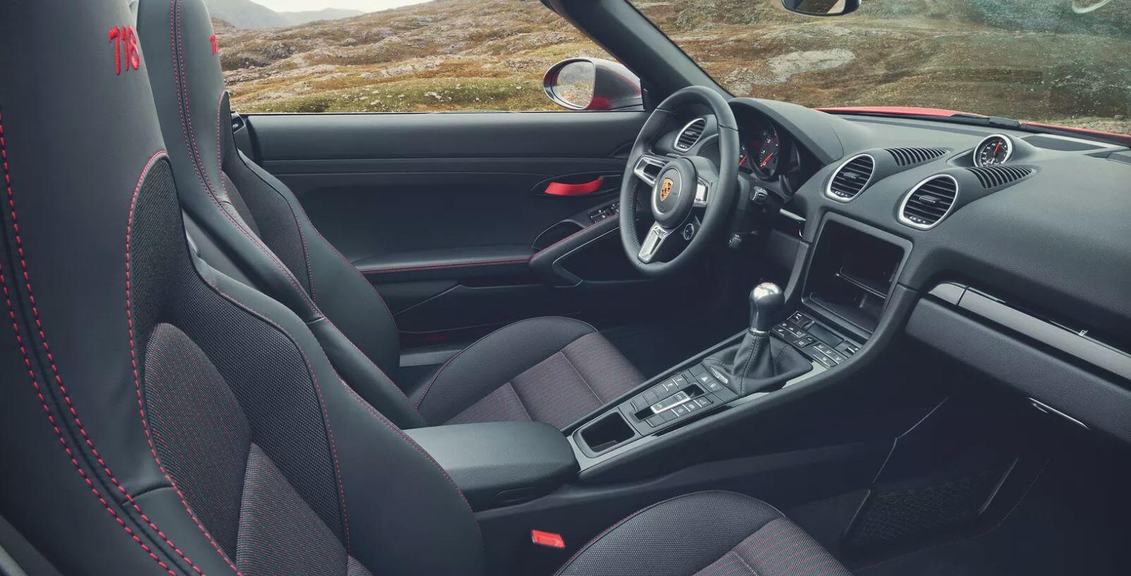 Porsche 718 Cayman T interior